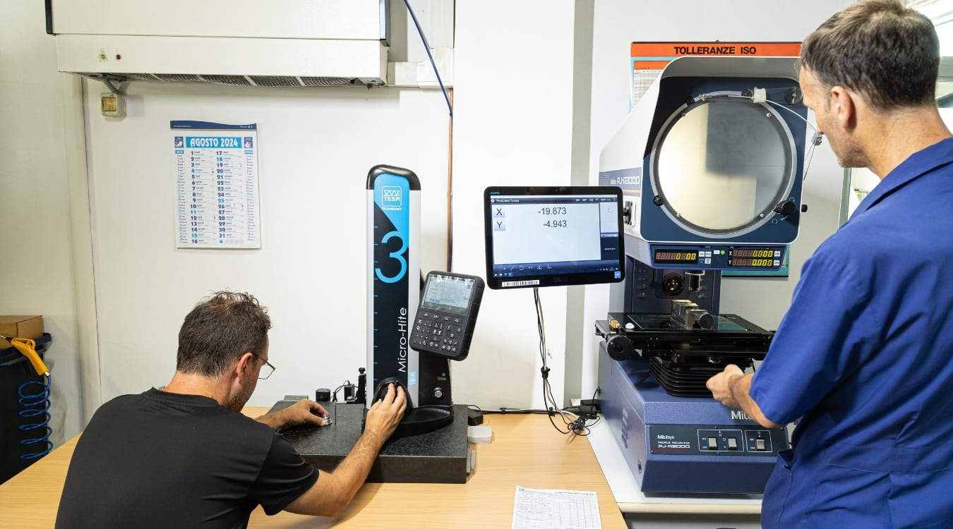 Sala metrologica officina meccanica locatelli paladina bergamo tornitura da barra ripresa fresatura